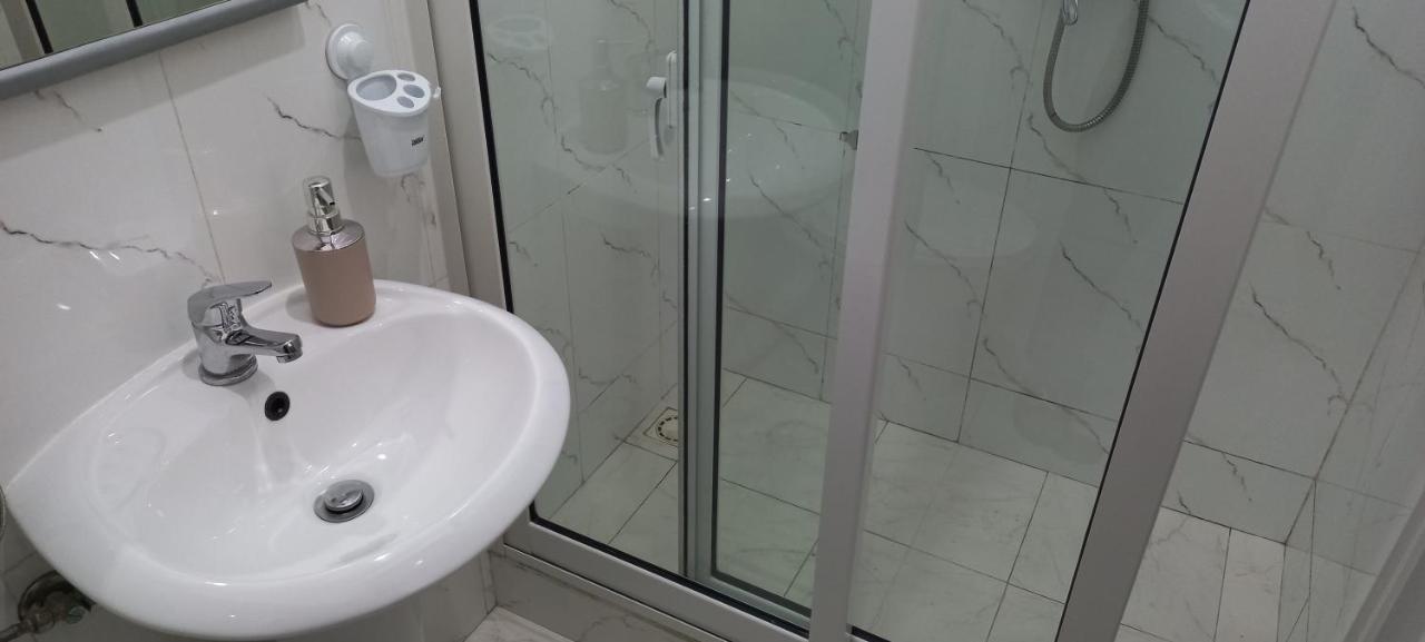Ka-Bela 2 Apartment ซาลเรย์ ภายนอก รูปภาพ
